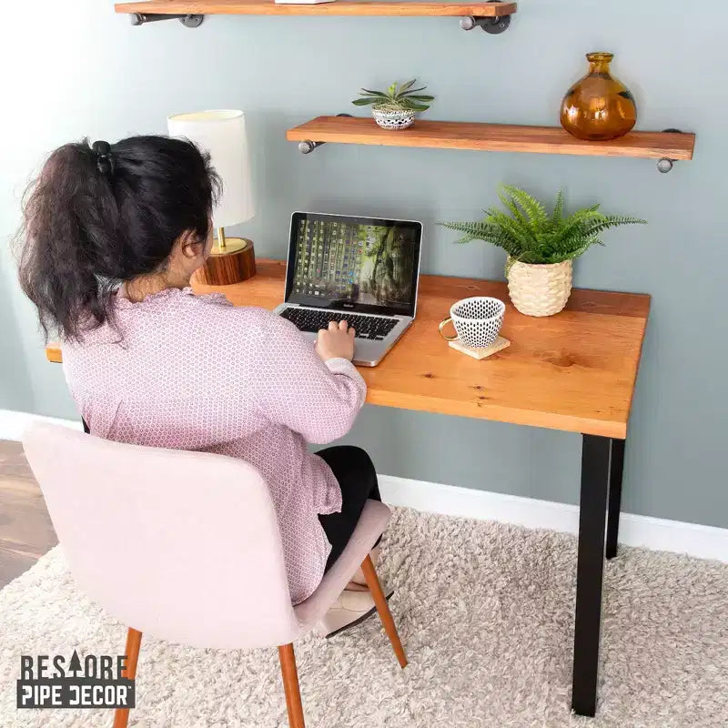 Bureau en bois massif de cèdre Skyline Sunset de Pipe Decor avec pieds surélevés de 71 cm