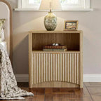 Table de chevet cannelée, table de chevet en chêne naturel avec tiroir et rangement ouvert, table de chevet moderne de 58 cm de large pour chambre à coucher