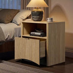 Table de chevet cannelée, table de chevet en chêne naturel avec tiroir et rangement ouvert, table de chevet moderne de 58 cm de large pour chambre à coucher