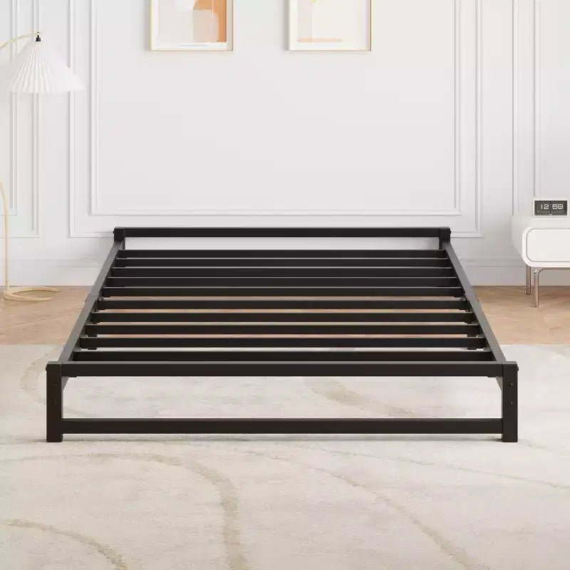 Cadre de lit plateforme en métal avec barres de support en acier robustes et base de matelas, design minimaliste, facile à assembler, aucun sommier tapissier requis, noir