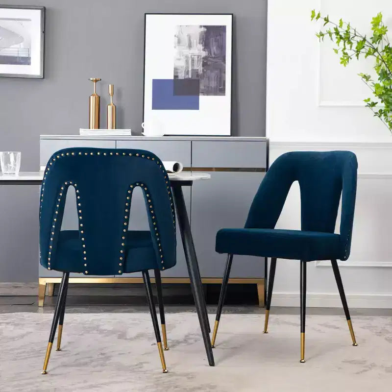 Chaise de salle à manger en velours moderne et contemporaine MAYEERTY - Clous décoratifs, pieds en métal noir à embouts dorés