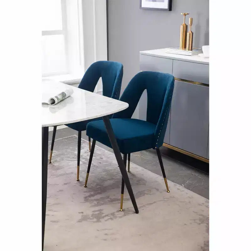 Chaise de salle à manger en velours moderne et contemporaine MAYEERTY - Clous décoratifs, pieds en métal noir à embouts dorés