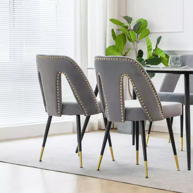 Chaise de salle à manger en velours moderne et contemporaine MAYEERTY - Clous décoratifs, pieds en métal noir à embouts dorés
