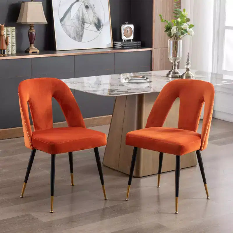 Chaise de salle à manger en velours moderne et contemporaine MAYEERTY - Clous décoratifs, pieds en métal noir à embouts dorés