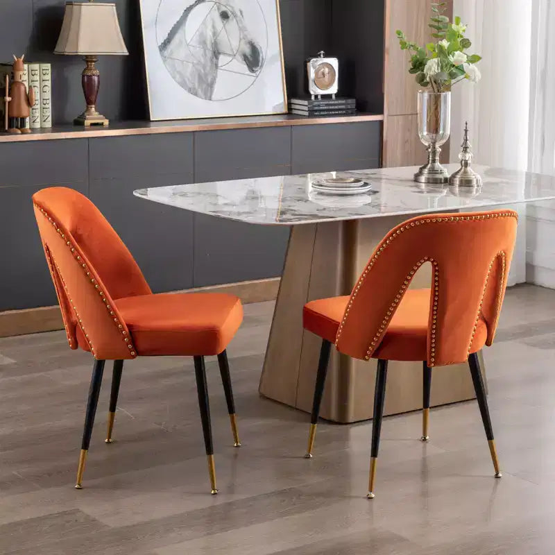 Chaise de salle à manger en velours moderne et contemporaine MAYEERTY - Clous décoratifs, pieds en métal noir à embouts dorés