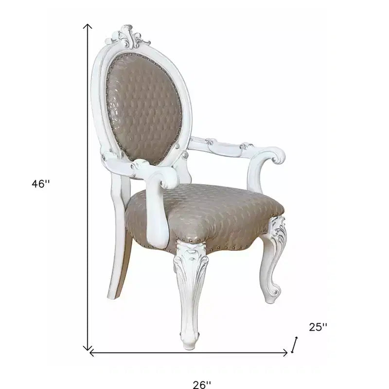 HomeRoots Lot de deux chaises de salle à manger avec accoudoirs, dossier King Louis, en similicuir rembourré gris et blanc et bois massif
