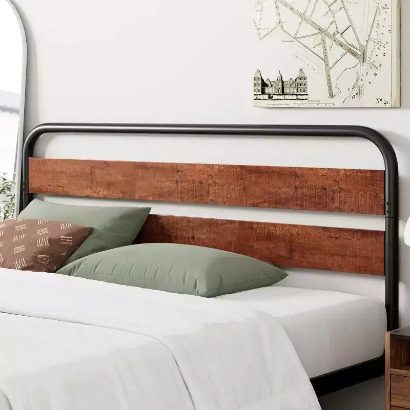 Cadre de lit King Size, Cadre de lit plateforme en métal robuste avec tête de lit en bois, Cadre de lit double avec espace de rangement sous le lit et support à lattes solides