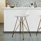 Tabouret de Bar Moderne en Acrylique LeisureMod Cresco, Base et Repose-Pieds en Acier Doré, Chaise de Hauteur Comptoir pour Cuisine, Bar à Petit-Déjeuner ou Salle à Manger, Lot de 2