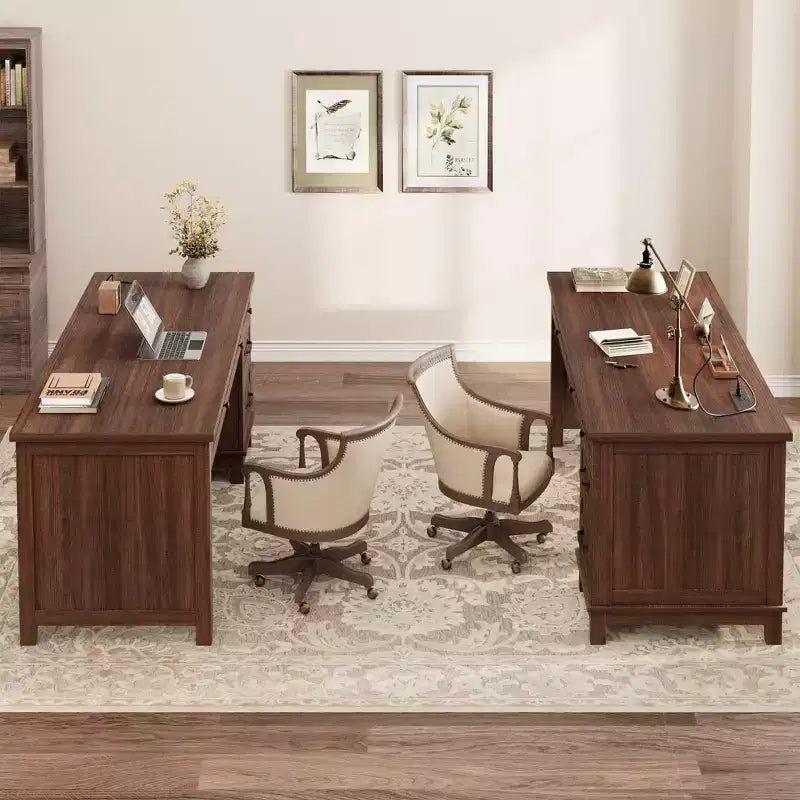 Bureau de direction avec tiroirs, bureau d'ordinateur de style rustique avec station de charge, bureau d'ordinateur en bois de 136 cm avec rangement pour dossiers