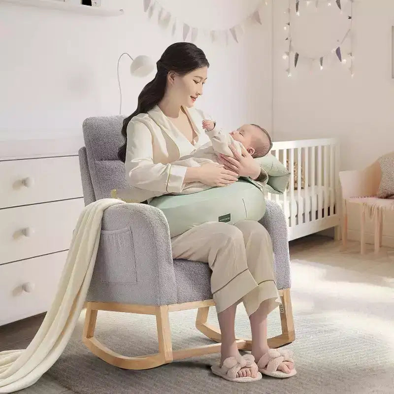 Fauteuil à bascule pour chambre d'enfant, fauteuil planeur avec dossier haut et pochette latérale, fauteuil à bascule d'appoint avec pieds en bois de caoutchouc pour salon/chambre à coucher