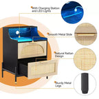 COZONY Lot de 2 tables de chevet en bois de rotin avec station de charge et lumières LED, ensemble de tables de chevet modernes pour chambre et salon