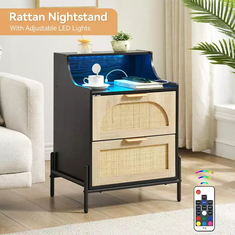 COZONY Lot de 2 tables de chevet en bois de rotin avec station de charge et lumières LED, ensemble de tables de chevet modernes pour chambre et salon