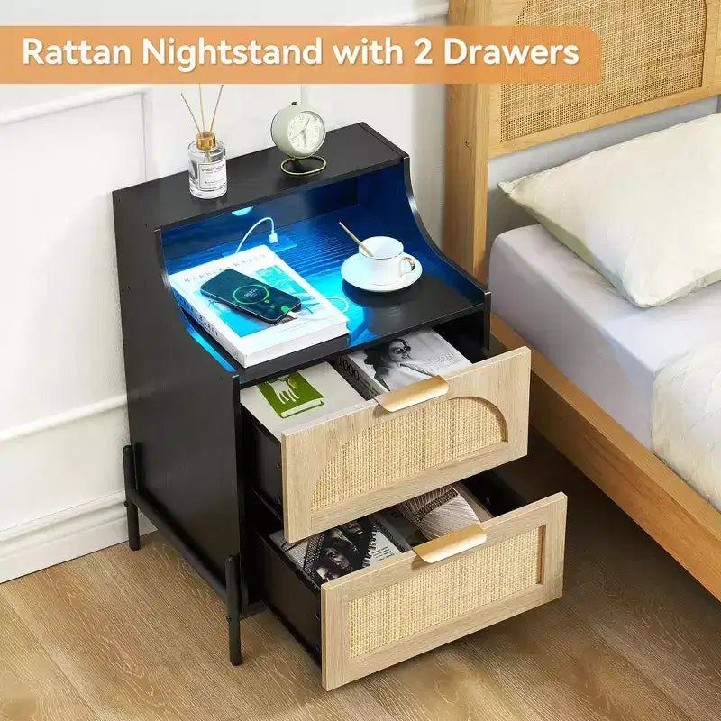COZONY Lot de 2 tables de chevet en bois de rotin avec station de charge et lumières LED, ensemble de tables de chevet modernes pour chambre et salon