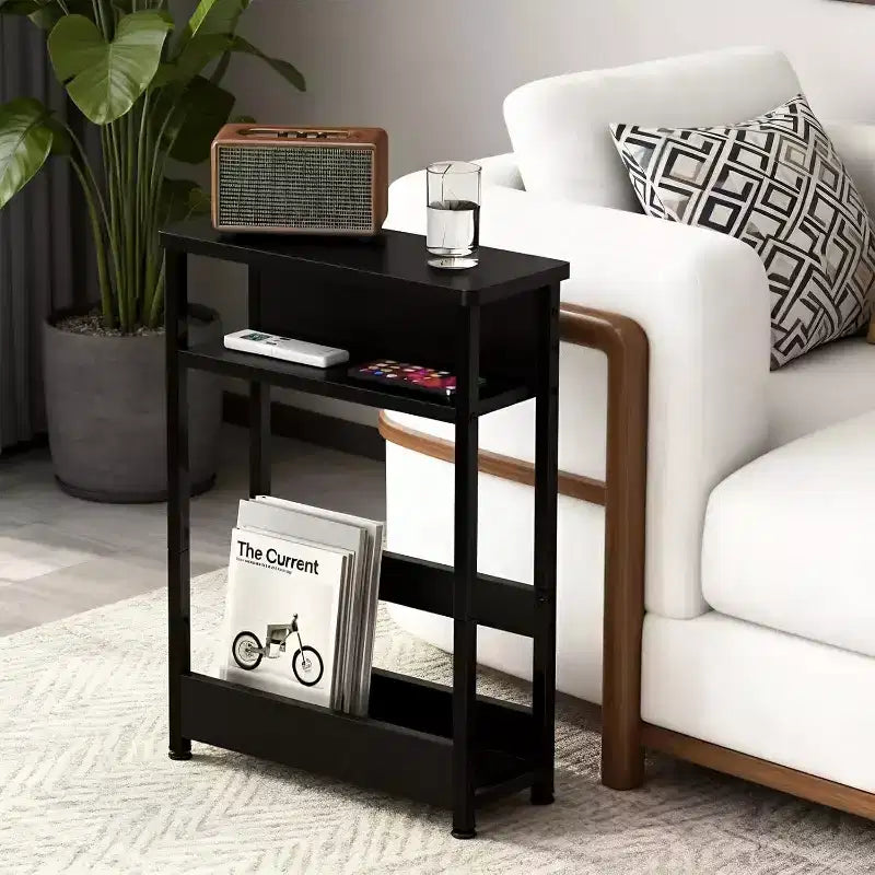 Table d'appoint étroite, table d'appoint fine à 3 niveaux avec étagère de rangement, tables d'appoint minces modernes pour canapé pour petits espaces, table de chevet avec porte-revues peu encombrante