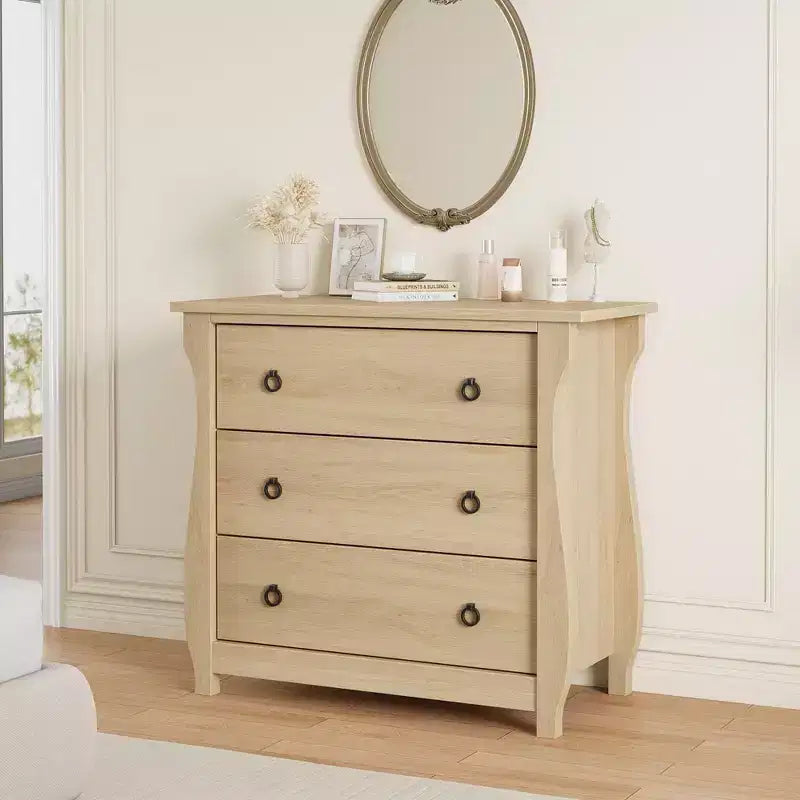 Commode bohème 3 tiroirs avec pieds incurvés et accents en rotin - Armoire de rangement autonome pour chambre à coucher, salon, entrée ou balcon
