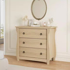 Commode bohème 3 tiroirs avec pieds incurvés et accents en rotin - Armoire de rangement autonome pour chambre à coucher, salon, entrée ou balcon