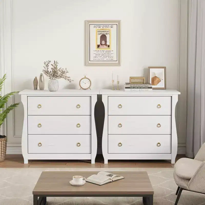 Commode bohème 3 tiroirs avec pieds incurvés et accents en rotin - Armoire de rangement autonome pour chambre à coucher, salon, entrée ou balcon