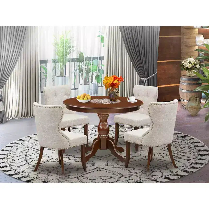 Table à manger 5 pièces HomeStock avec plateau en bois massif finition acajou et 4 chaises Parson