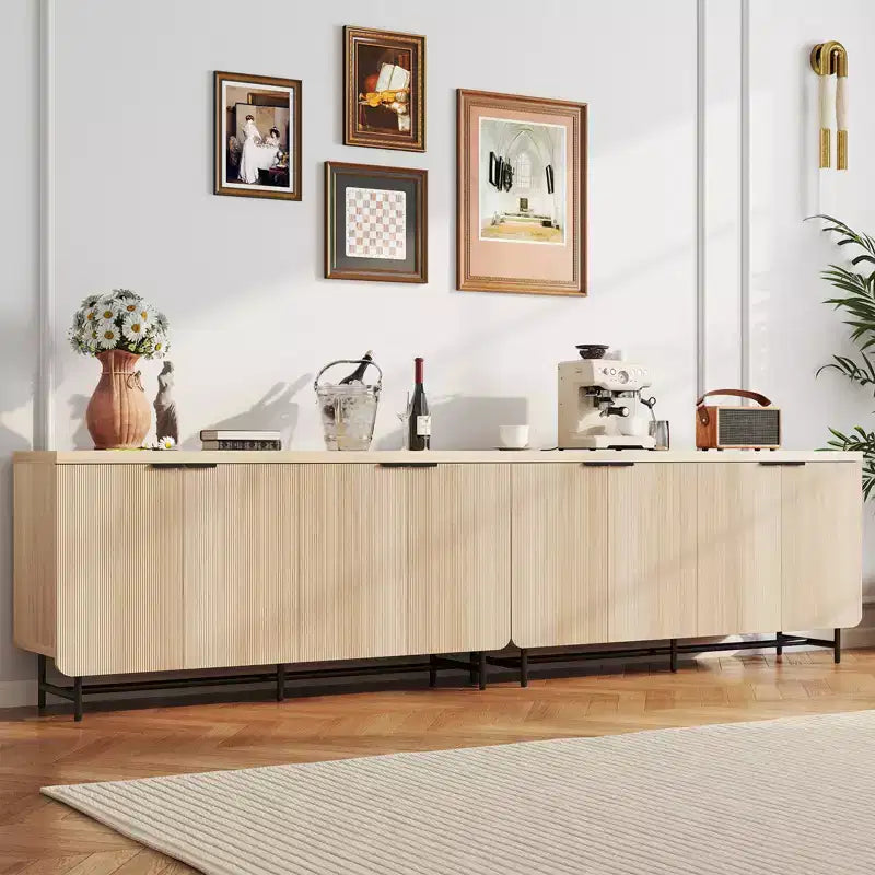 Bestier Meuble TV 70 pouces à 4 portes pour téléviseurs jusqu'à 75 pouces, console TV moderne avec 2 armoires de rangement et étagères réglables pour le salon