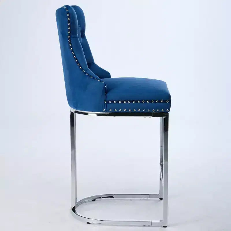Okak – Lot de 2 tabourets de bar de 66 cm, tabourets de bar modernes en velours avec dossier capitonné et rivets, chaises d'îlot de cuisine style ferme avec base en métal chromé