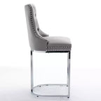 Okak – Lot de 2 tabourets de bar de 66 cm, tabourets de bar modernes en velours avec dossier capitonné et rivets, chaises d'îlot de cuisine style ferme avec base en métal chromé