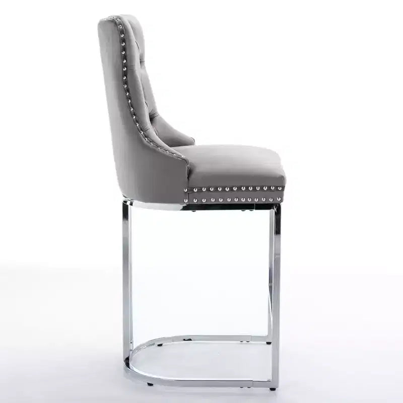 Okak – Lot de 2 tabourets de bar de 66 cm, tabourets de bar modernes en velours avec dossier capitonné et rivets, chaises d'îlot de cuisine style ferme avec base en métal chromé