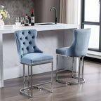 Okak – Lot de 2 tabourets de bar de 66 cm, tabourets de bar modernes en velours avec dossier capitonné et rivets, chaises d'îlot de cuisine style ferme avec base en métal chromé