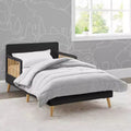 Lit pour tout-petit en bois Logan de Delta Children