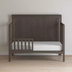 Lit de bébé convertible 4-en-1 Child Craft Scout, se transforme en lit de repos, en lit pour tout-petit et en lit pleine grandeur, 3 positions de matelas, finition sécuritaire pour bébé