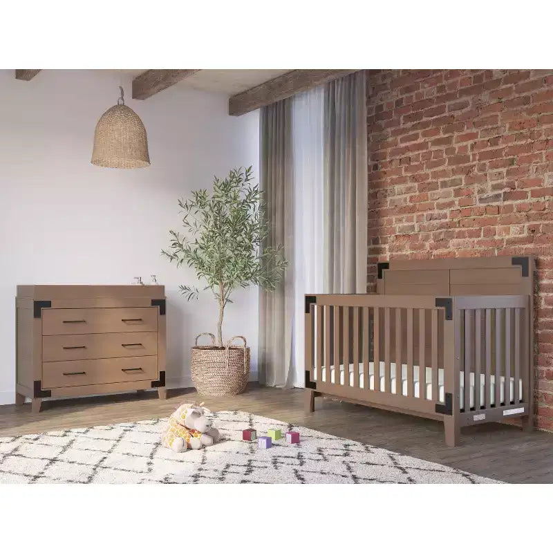 Commode 3 tiroirs Child Craft Lucas pour chambre de bébé ou d'enfant, grand espace de rangement, kit anti-basculement inclus pour éviter le renversement, finition non toxique et sans danger pour bébé