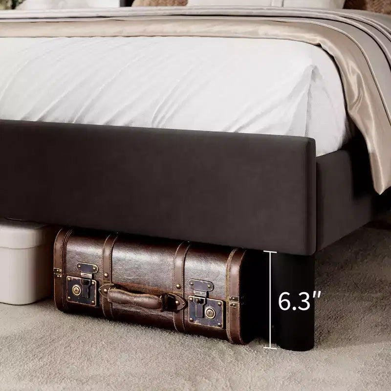 Garvee Lit plateforme capitonné en velours, taille Queen, avec tête de lit ailée touffetée, sommier à lattes en bois, pas de sommier tapissier, montage facile, noir