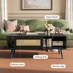 Table basse bohème en bois avec portes coulissantes en rotin et étagère de rangement, table centrale de style Mid-Century avec compartiments cachés pour salon et chambre
