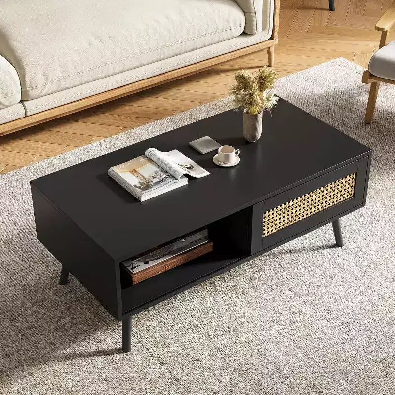 Table basse bohème en bois avec portes coulissantes en rotin et étagère de rangement, table centrale de style Mid-Century avec compartiments cachés pour salon et chambre