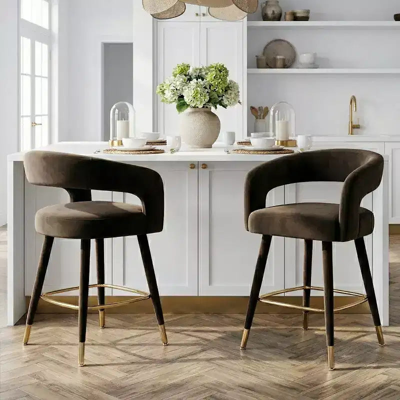 Tabouret de bar moderne en velours à hauteur de comptoir avec dossier, chaise de bar rembourrée de 24 po de hauteur d'assise avec repose-pieds doré, tabouret d'îlot de cuisine-Panipeachy