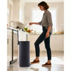 Poubelle à pédale de 30 L en acier inoxydable avec couvercle à fermeture amortie et fonction de maintien en position ouverte, poubelle mains libres pour cuisine, salle de bain, bureau