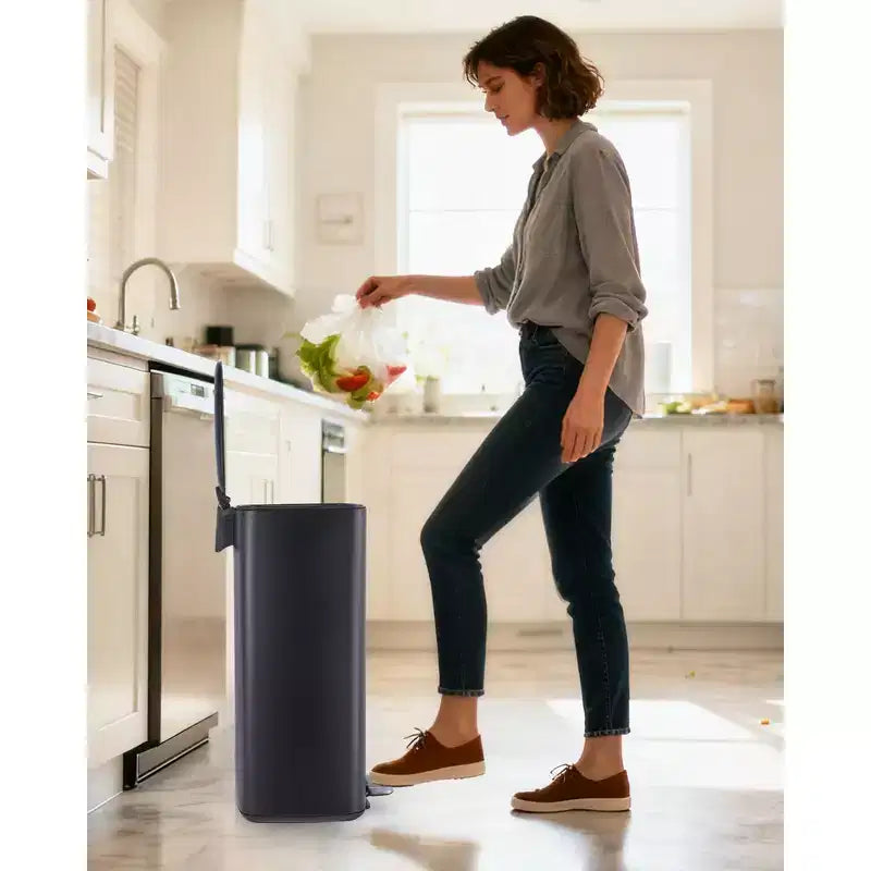 Poubelle à pédale de 30 L en acier inoxydable avec couvercle à fermeture amortie et fonction de maintien en position ouverte, poubelle mains libres pour cuisine, salle de bain, bureau