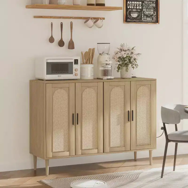 Buffet console en rotin bohème avec prise de courant, meuble de rangement à 4 portes avec étagères réglables pour entrée, couloir, salle à manger, salon