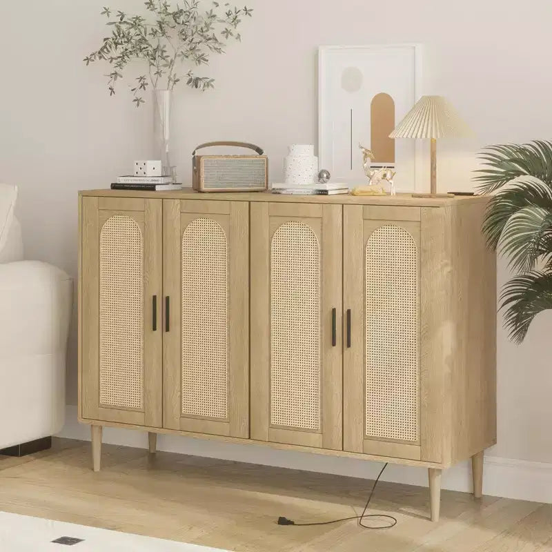 Buffet console en rotin bohème avec prise de courant, meuble de rangement à 4 portes avec étagères réglables pour entrée, couloir, salle à manger, salon