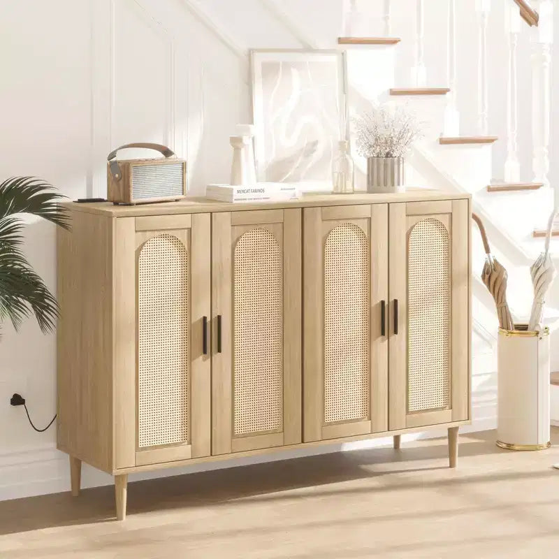Buffet console en rotin bohème avec prise de courant, meuble de rangement à 4 portes avec étagères réglables pour entrée, couloir, salle à manger, salon
