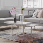 Table basse Brielle en faux marbre blanc, cadre en métal MDF à deux niveaux avec pieds réglables pour petit salon