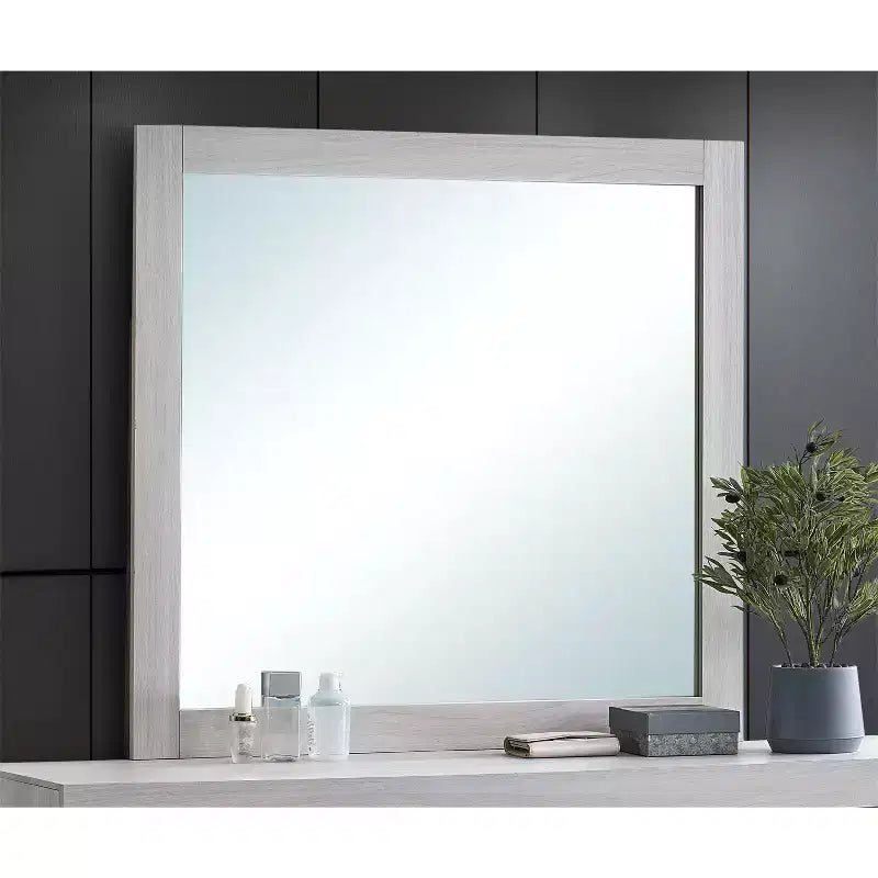 Miroir de commode Passion Furniture Plano, cadre rectangulaire en bois, 39 po L x 37 po H