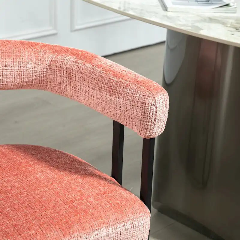 Fauteuil tonneau rembourré rose 23,62 po avec cadres en fer noir