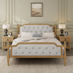 Lit plateforme Queen en bois avec tête de lit capitonnée et design artisanal