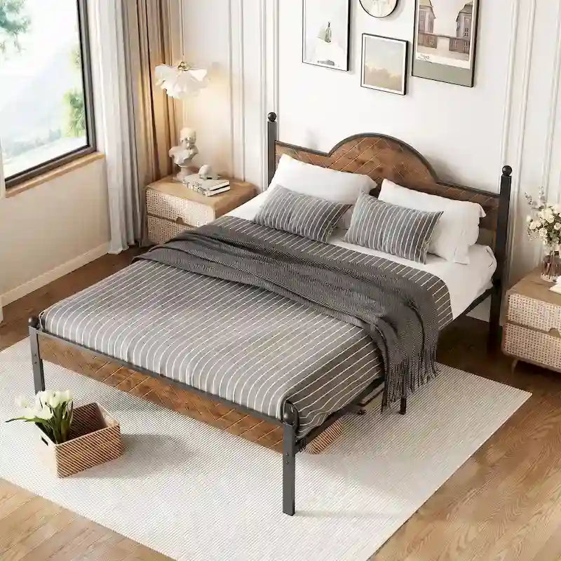 Cadre de lit plateforme rustique Queen Size avec tête et pied de lit en bois