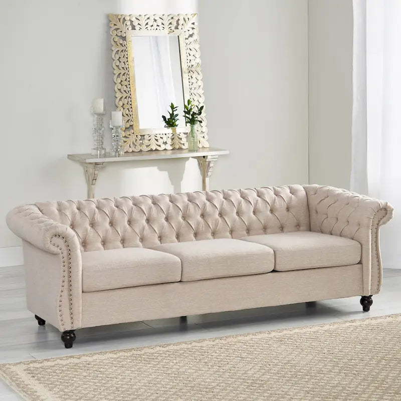 Canapé 3 places capitonné Chesterfield beige avec clous décoratifs
