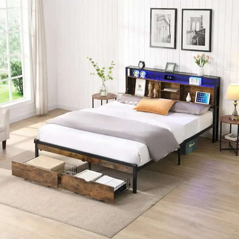 Lit double king size en métal noir et marron avec tête de lit en bois et lumières LED