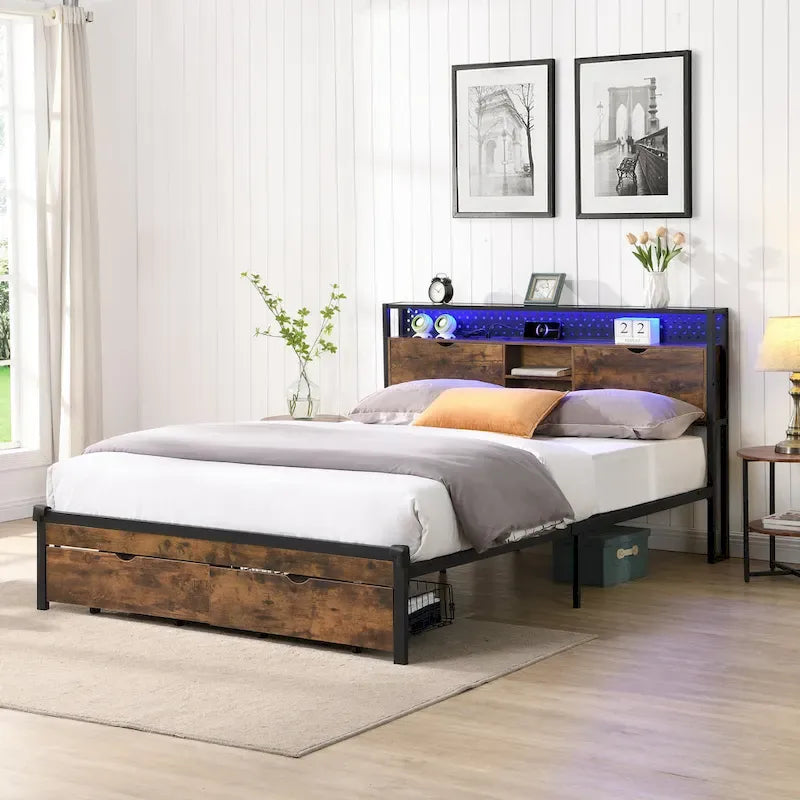 Lit double king size en métal noir et marron avec tête de lit en bois et lumières LED