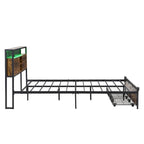 Lit double king size en métal noir et marron avec tête de lit en bois et lumières LED