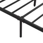 Lit double king size en métal noir et marron avec tête de lit en bois et lumières LED