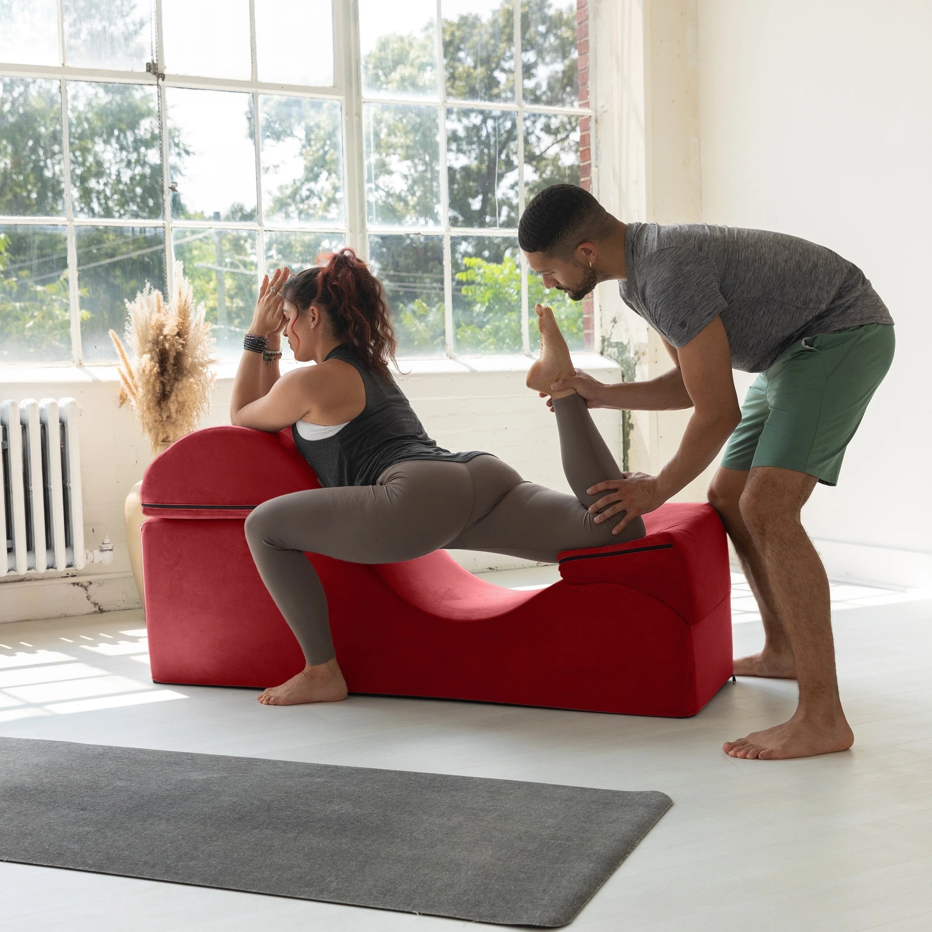 Avana Kami Chaise convertible / Yoga & Massage - Pouf 2 en 1 avec chaise longue de yoga pliable dissimulée, microvelours - N/A